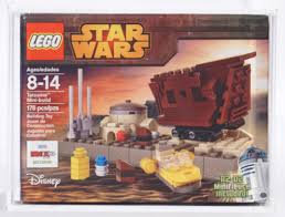 LEGO Star Wars - Tatooine Mini-build (with R2-D2) - Fan Expo Canada 2015 Exclusive